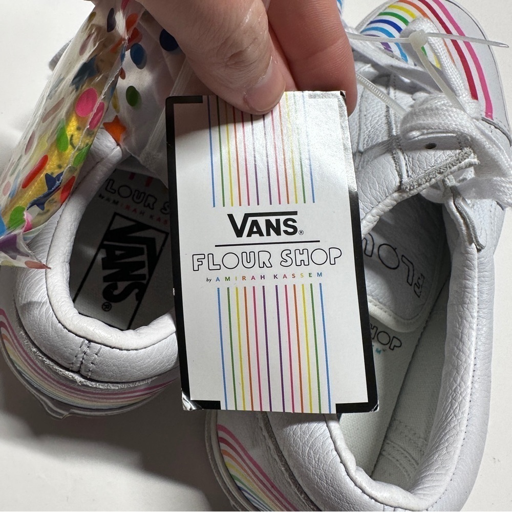 NEW* Vans x Flour Shop Collab Rainbow White Skater Sneakers Old Skool Men’s 10.5 - Picture 7 of 13